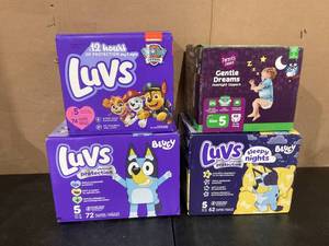 lot 562 image: LOT OF 4 Boxes of Diaper Size 5