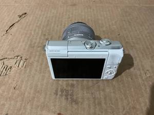 lot 29 image: Canon EOS M200 Compact Mirrorless Digital Vlogging Camera with EF-M 15-45mm Lens