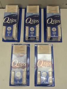 lot 126 image: Q-tips Cotton Swab Monster Pack - 2875 Swab Count