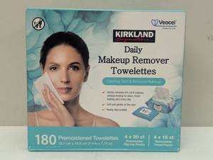 lot 77 image: Kirkland Signature Daily Makeup Remover Towelettes, 180-count