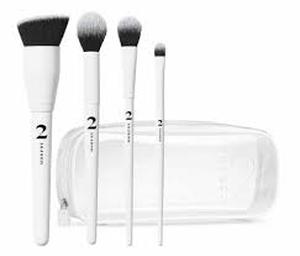 lot 48 image: Morphe 2 The Sweep Life 4-Piece Face & Eye Brush Set