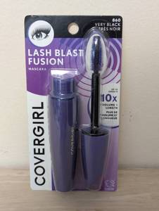 lot 174 image: CoverGirl Lashblast Fusion Mascara - Very Black (860)