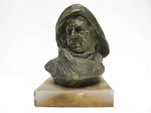 lot 158 image: Great Looking Antique Signed JENNINGS BROZ Bronze Bust Sculpture