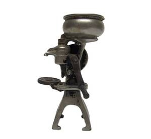 lot 23 image: Orig Antique ARCADE Cast Iron Toy McCormick Deering Cream Separator 