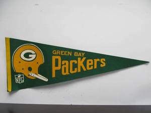 lot 61 image: Original Vintage 1960s era GREEN BAY PACKERS Felt Pennant
