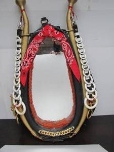 lot 76 image: Large Handmade Antique Western Horse Collar Wall Mirror