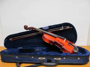 lot 78 image: Like New MAESTRO 12 Violin wCase & Bow