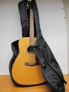 lot 80 image: Excellent Condition FENDER Squier Acoustic Guitar Model DG-7