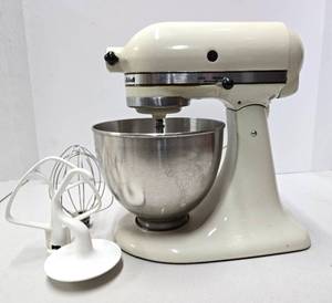 lot 96 image: Working KitchenAid Mixer wAttachments & Bowl