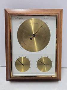 lot 104 image: Mid Century AIRGUIDE Wall Barometer