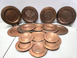 lot 110 image: LARGE Lot of Old Vintage Hand Hammered Solid Copper Plates