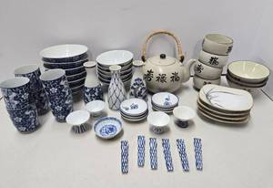 lot 120 image: Very Nice Estate Lot of Vintage Japanese Dishware 