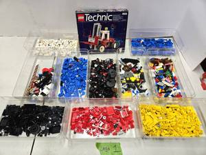 lot 136 image: Estate Lot Tote Full of Vintage etc LEGO #1