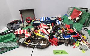 lot 137 image: Estate Lot Tote Full of Vintage etc LEGO #2