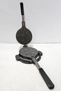 lot 145 image: JOTUL Norway Cast Iron Krumkake Maker wStand