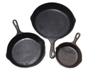 lot 148 image: 3 Vintage Cast Iron Skillets 
