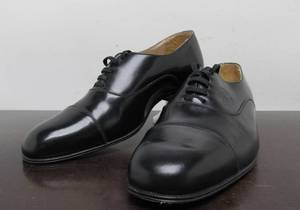 lot 184 image: Genuine Vintage GUCCI Box Calf Leather Dress Shoes - Size 39