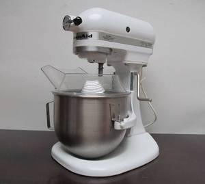 lot 196 image: Nice Working KitchenAid Mixer wAccessories & Bowl