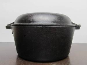 lot 198 image: LODGE 1896 Cast Iron Double Handle Dutch Oven