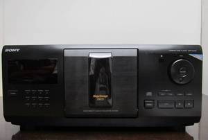 lot 202 image: Working SONY Model CDP-CX210 Mega storage 200 CD Changer