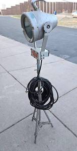 lot 208 image: Awesome Working Vintage PYLE Industrial Floodlight