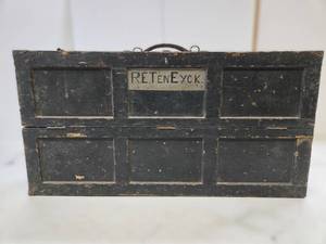 lot 245 image: Very Cool Old Antique Warner Hardware Minneapolis Carpenter Toolbox wTools
