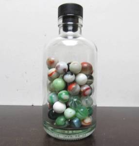 lot 263 image: Glass Jar wOld Vintage Marbles