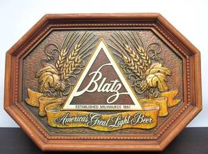 lot 276 image: Vintage BLATZ Beer Sign 