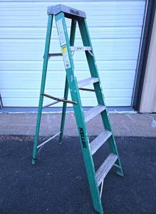 lot 289 image: Quality KELLER 6 Fiberglass Ladder