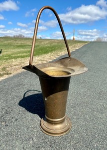 lot 213 image: Larger Vintage Brass Basket Planter