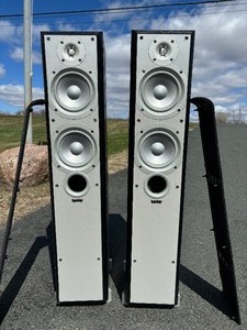 lot 207 image: Quality Working INFINITY Primus P252 Tower Speaker Set
