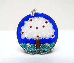 lot 21 image: Beautiful Sterling Silver & Art Glass Tree Pendant