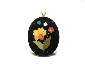 lot 22 image: Very Nice Inlaid Stone Oval Floral Pendant