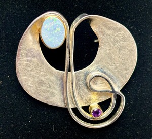 lot 50 image: Vintage Sculptural Modernist Sterling Silver Brooch wOpal by Michou