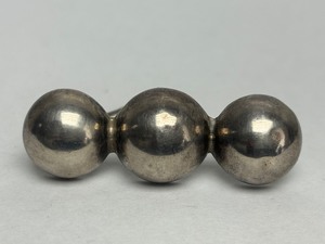 lot 32 image: Signed Vintage Taxco ARTEMIO NAVARETTE Sterling 980 Silver Brooch 