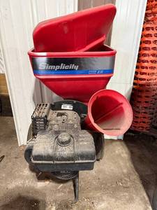 lot 7 image: Simplicity 814 Chipper Shredder