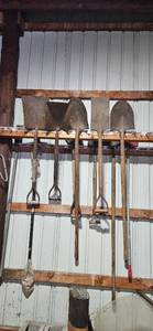 lot 18 image: Set of 5 Vintage Metal Shovels for Gardening or Decor