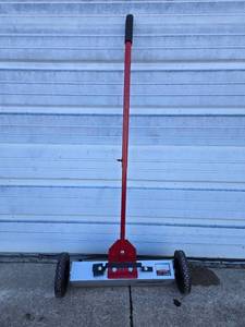 lot 25 image: 22-Inch Magnetic Sweeper by Tool Shop