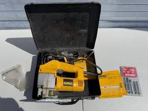 lot 48 image: DeWalt DW318 Variable-Speed Jig Saw with Case and Blades