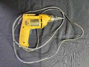 lot 59 image: Used DeWalt DW106 Electric Drill with Keyed Chuck