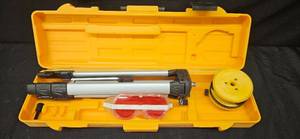 lot 87 image: Surveyors Tripod Kit with Laser Level and Safety Glasses