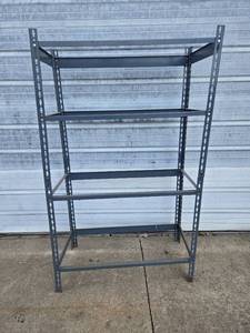 lot 101 image: Metal Shelving Unit with 4 Shelves