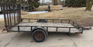 lot 127 image: Single Axle Utility Trailer with Wood Deck