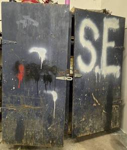 lot 131 image: Large Industrial Storage Cabinet - Contents Not Included