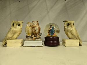 lot 191 image: Set of Owl Decor Statues and Religious Snow Globe