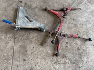 lot 224 image: Set of 2 Pipe Clamps and Corner Clamp for Woodworking