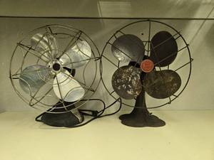 lot 226 image: Set of 2 Vintage Emerson Junior Oscillator Fans