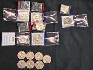 lot 27 image: 16 Half Dollars P and D - 1996, 2000, 2001, 2002, 2003