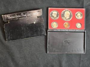 lot 29 image: 1975 United States Proof Coin Set in Original Packaging - Bicentennial Eisenhower Dollar, Kennedy Half, Quarter, Dime, Nickel, Penny
