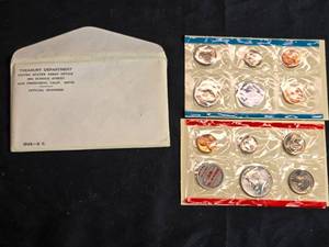 lot 38 image: 1968 U.S. Mint Uncirculated Coin Set with Original Envelope